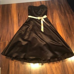 Women’s Dress Black StraplessW/Crinoline
